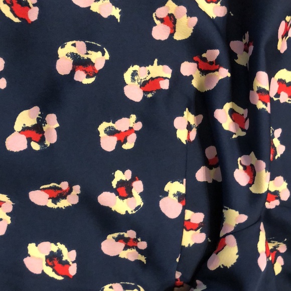 BCBG Flowy BOHO Top TIe Front - Picture 7 of 9